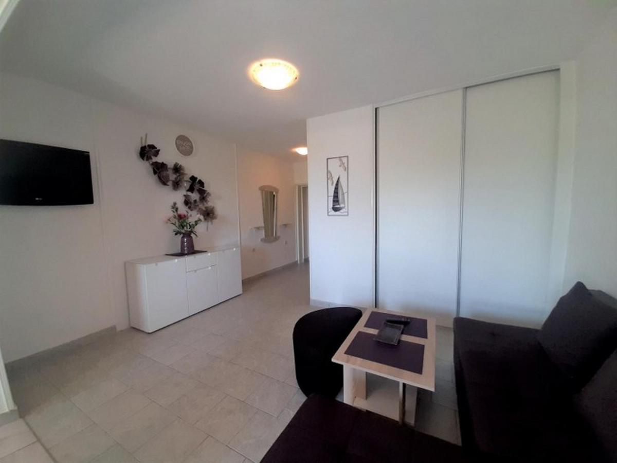 Apartments Nada Крк Экстерьер фото