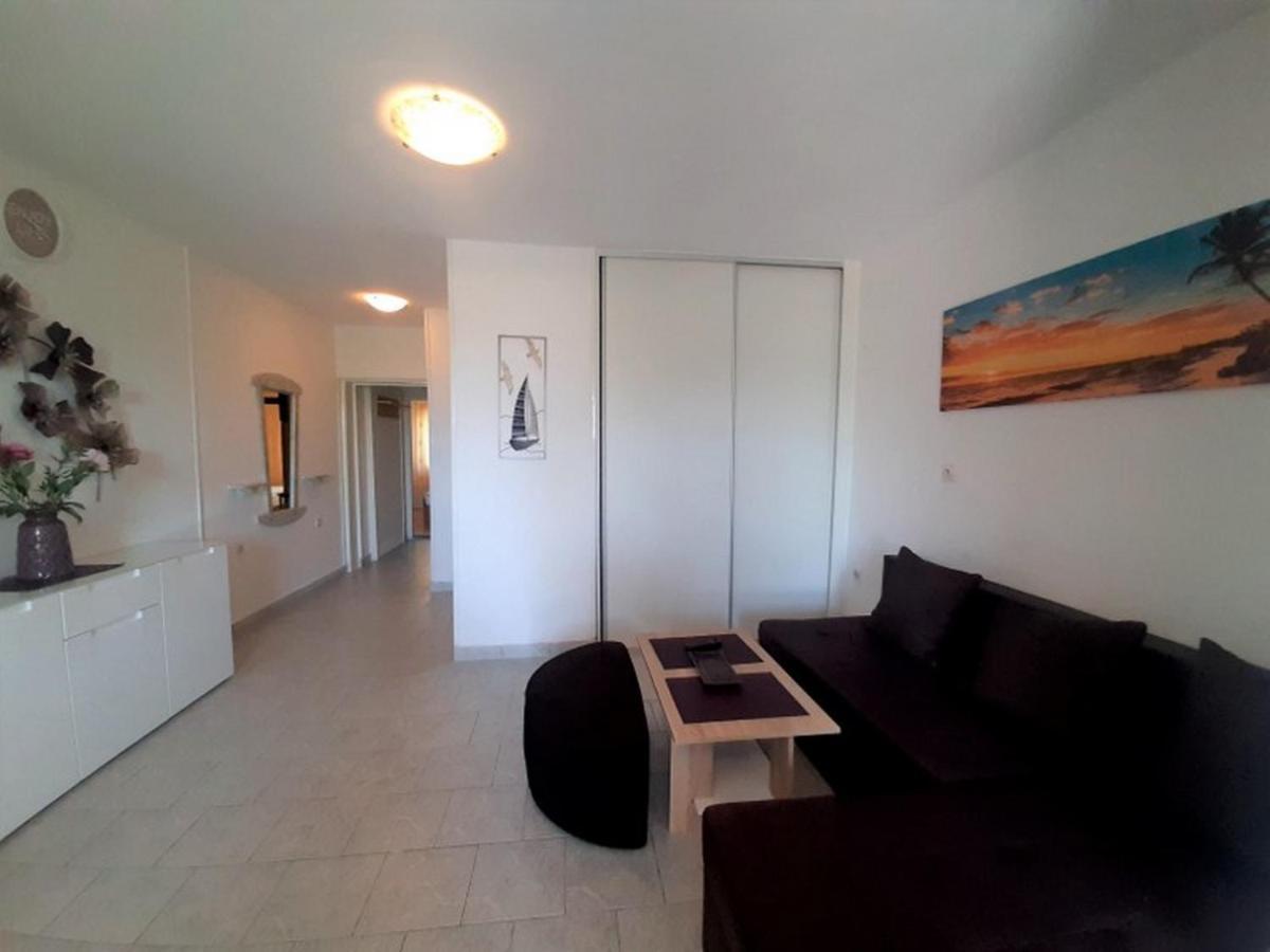 Apartments Nada Крк Экстерьер фото
