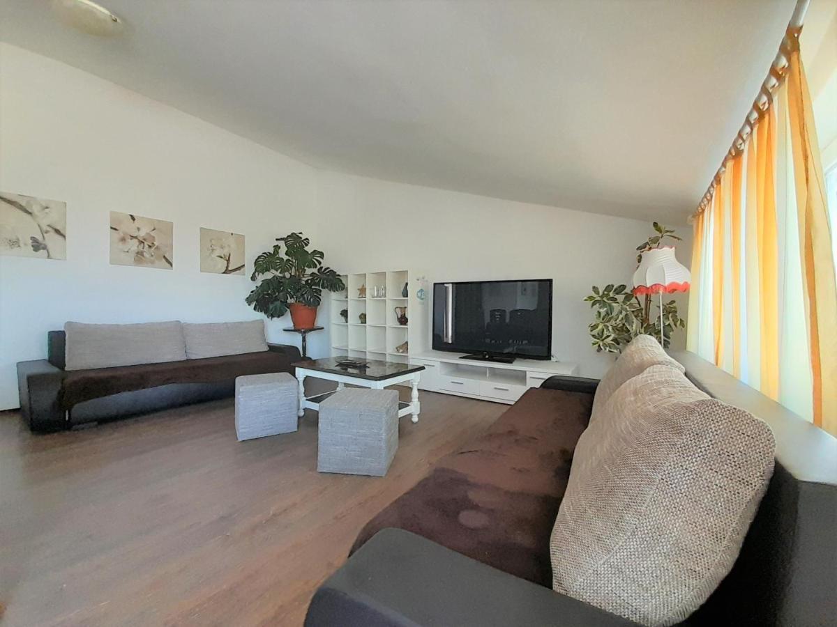 Apartments Nada Крк Экстерьер фото