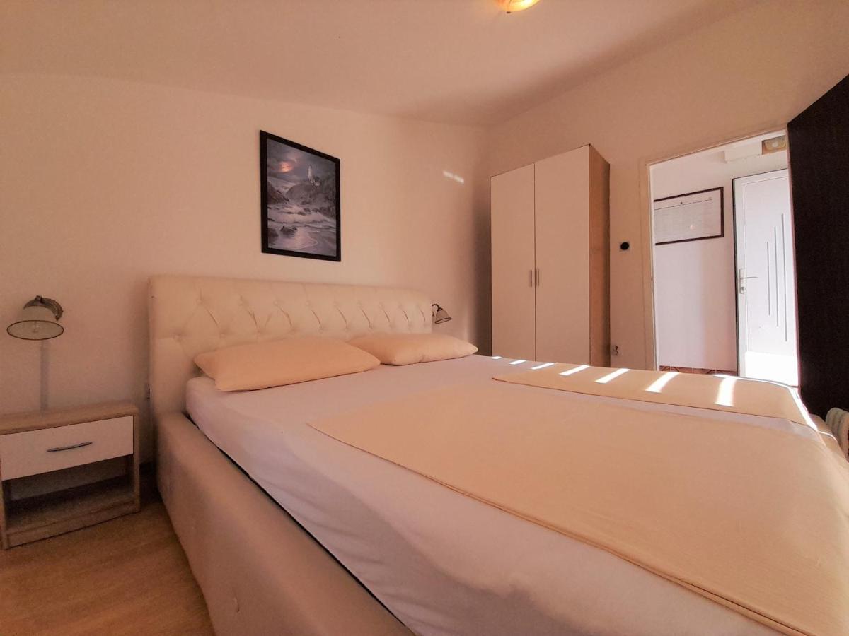 Apartments Nada Крк Экстерьер фото